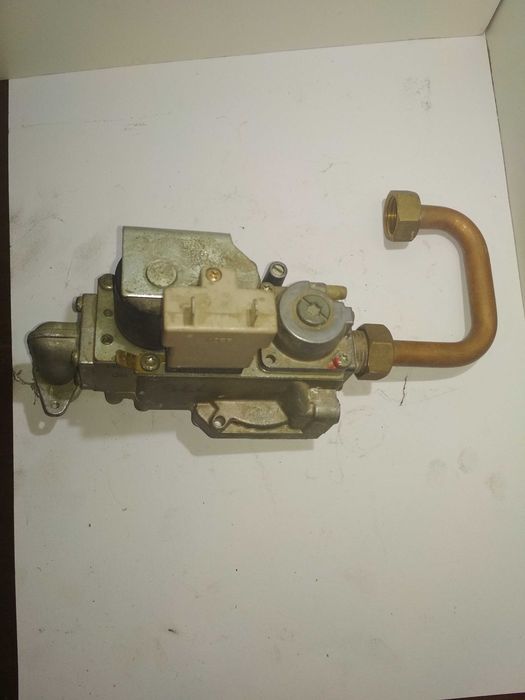 Продаю запчасти на газовые котлы.