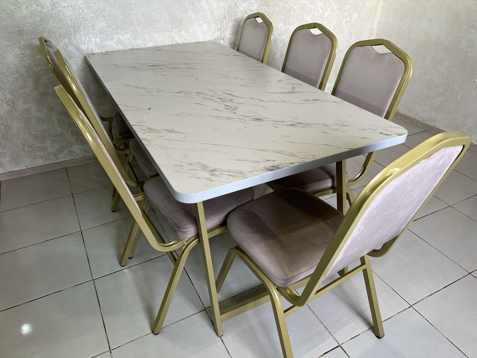 Продам Стол и стулья