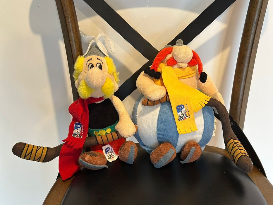 Asterix si Obelix mascote hockey Campionat 2017 jucarii plus originale