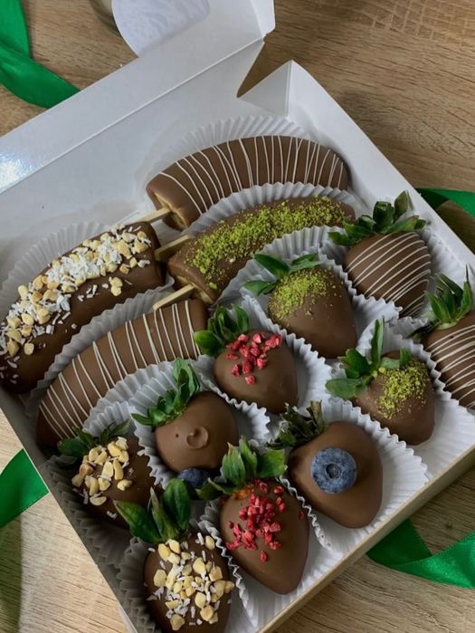 Клубника шоколаде