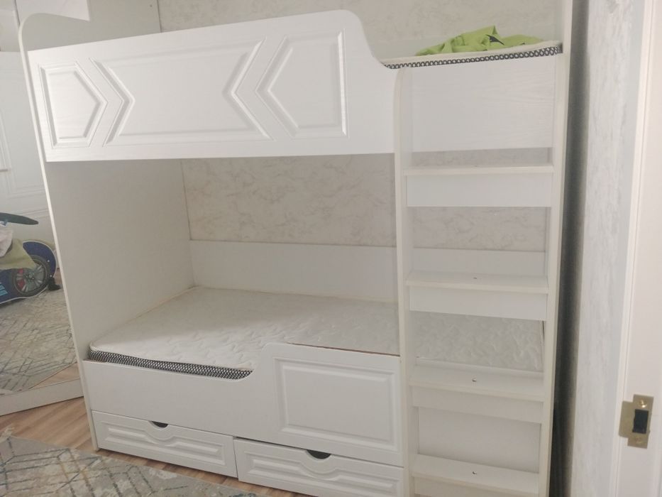Продам двухярусную кровать