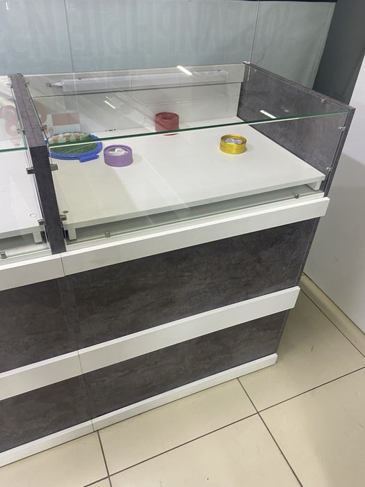 продам мебель для бутика , новая.