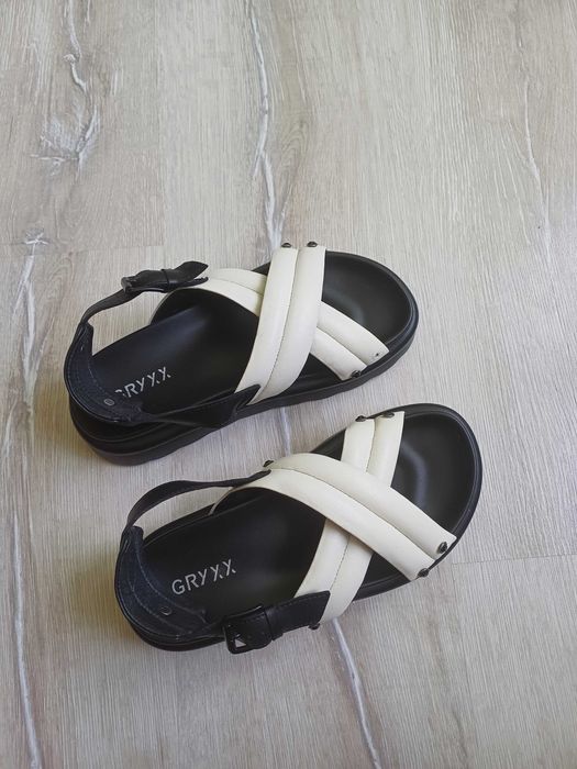 Sandale la super pret