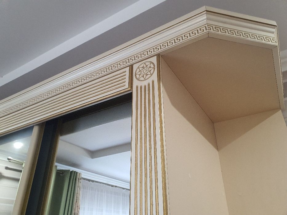 Шкаф мебель.          .