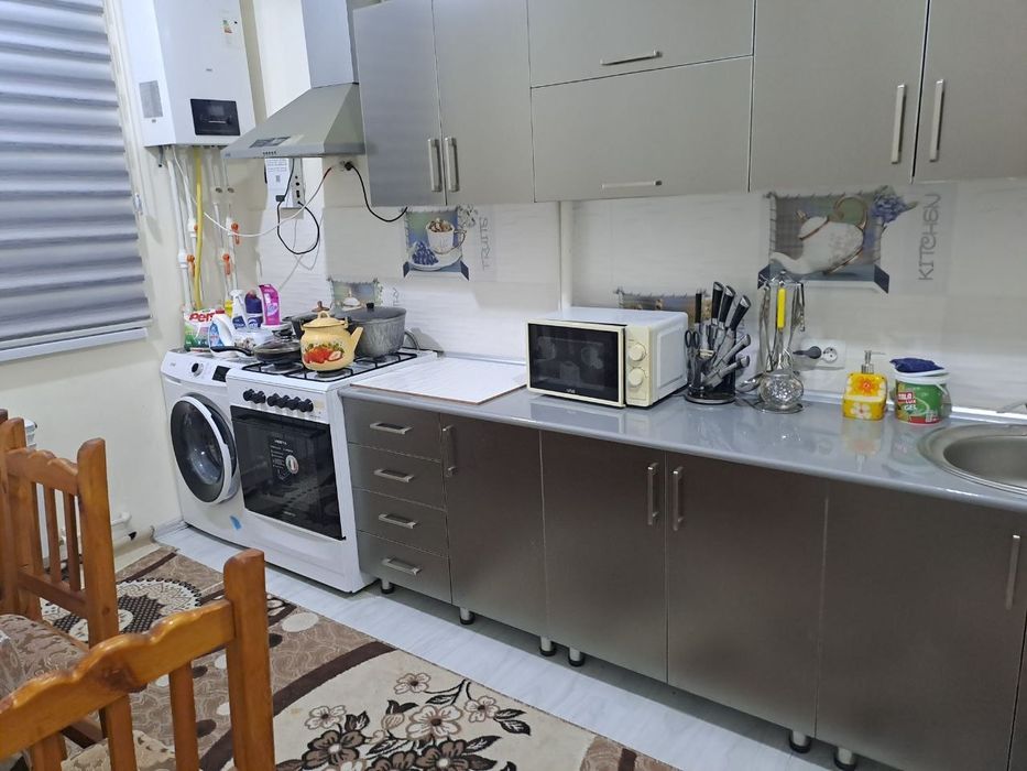 Guliston 4-mavze 2 xona uy SOTILADI