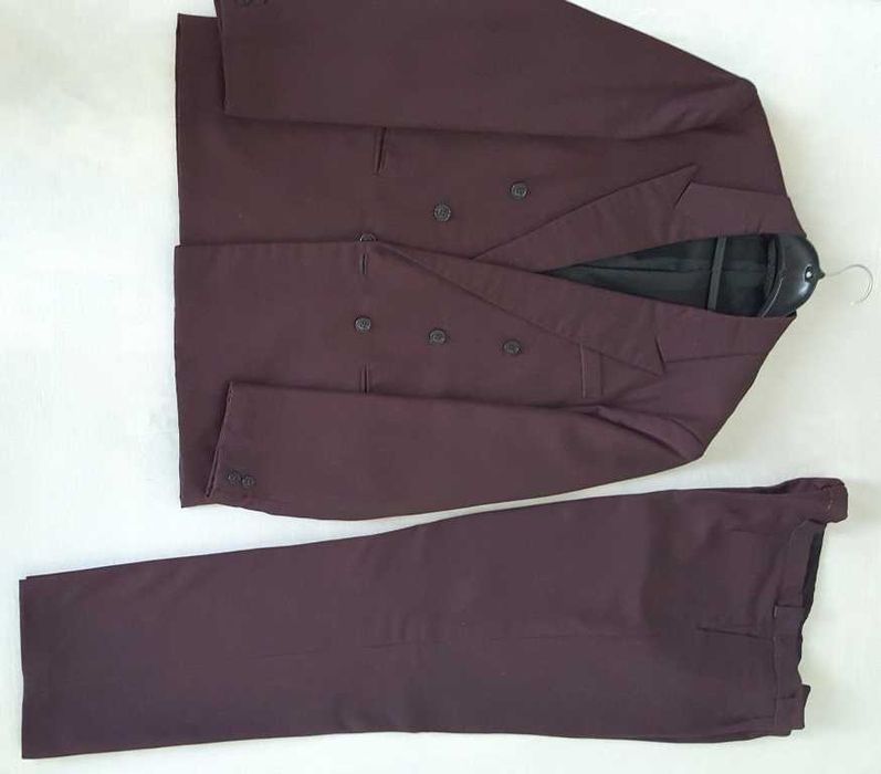 Costum de calitate format din pantaloni și sacou mărimea 46-48