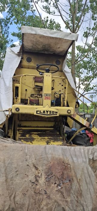 Combina New holland  M135