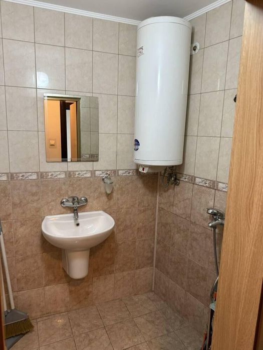 Дава се под наем Офис в Бургас, Център - 50 кв.м за 382.5 € - Снимка #3