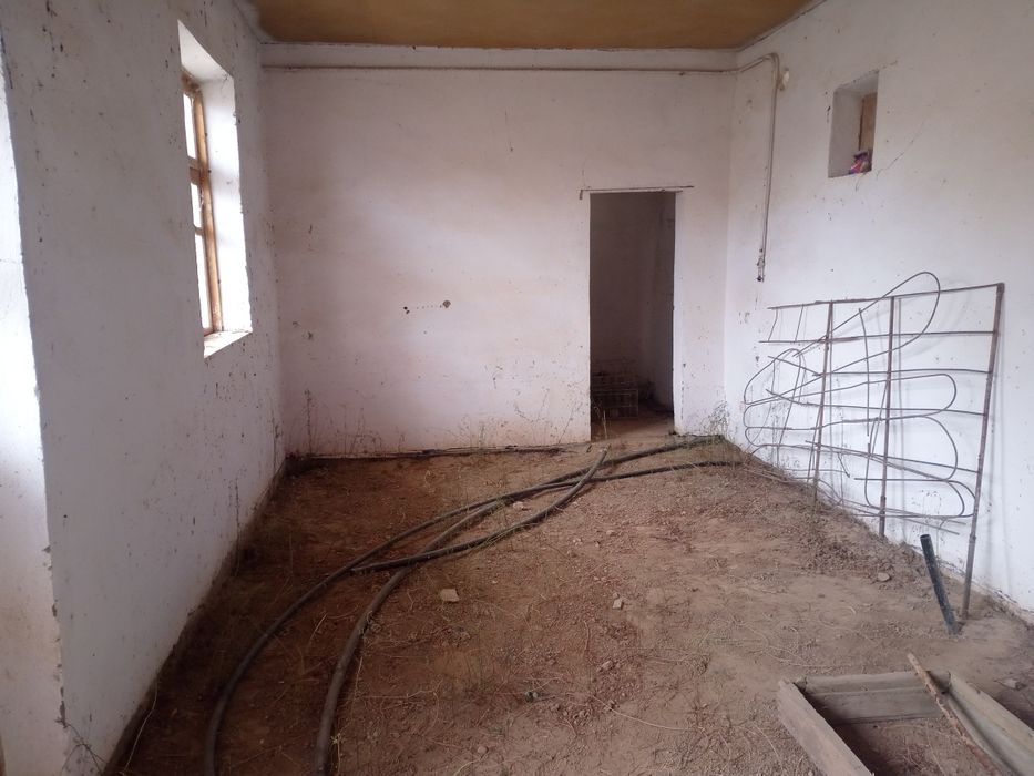 Xatamjoʻy mahallada 6 sotiq yer uy binosi bn