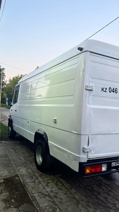 Продам Mercedes 609D