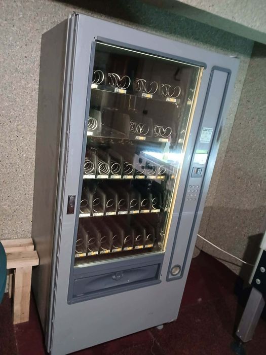 Хладилна вендинг машина