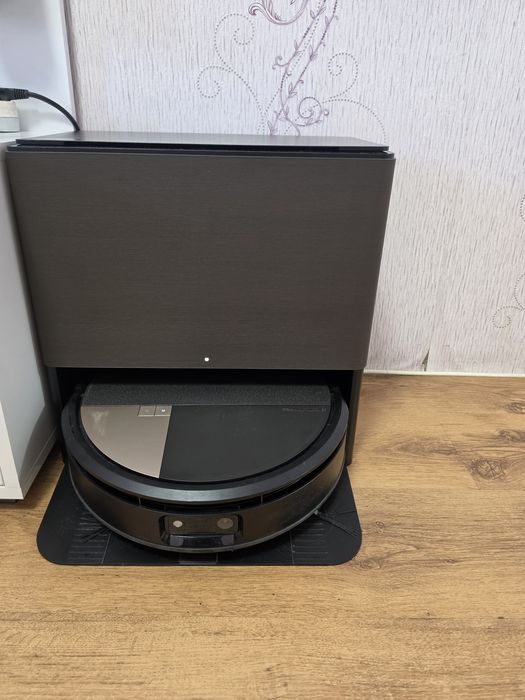Robot Roomba 705. със СТАНЦИЯ. Ролков моп.