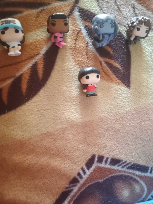 Stranger Things  Kinder Joy