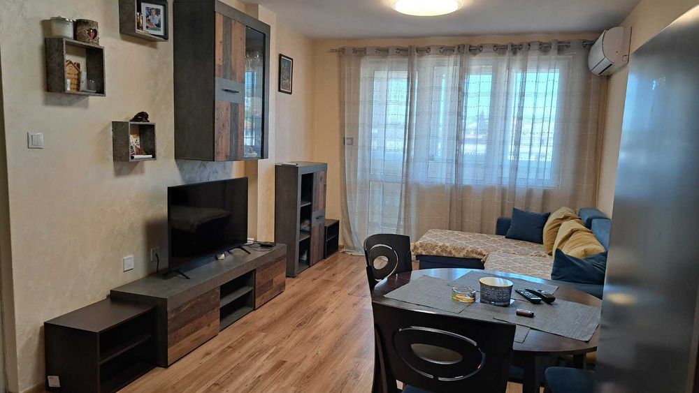 Тристаен апартамент за продажба