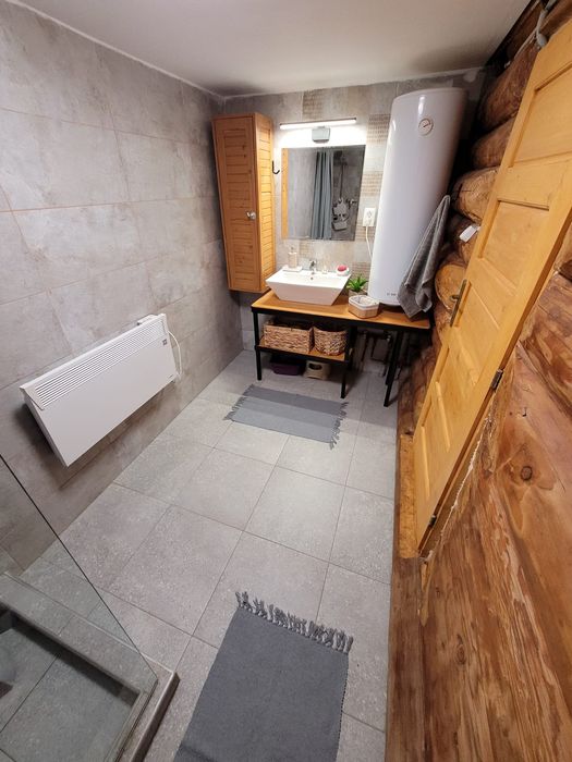 Cabana de inchiriat cu CIUBAR !!! Rezervat de REVELION!