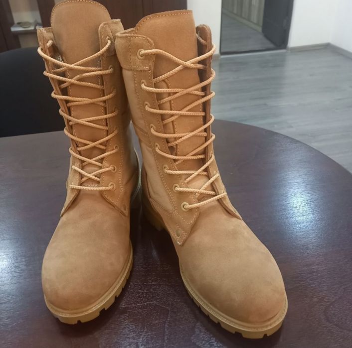 Ботинки с высокими берцами замшевые новые в количестве