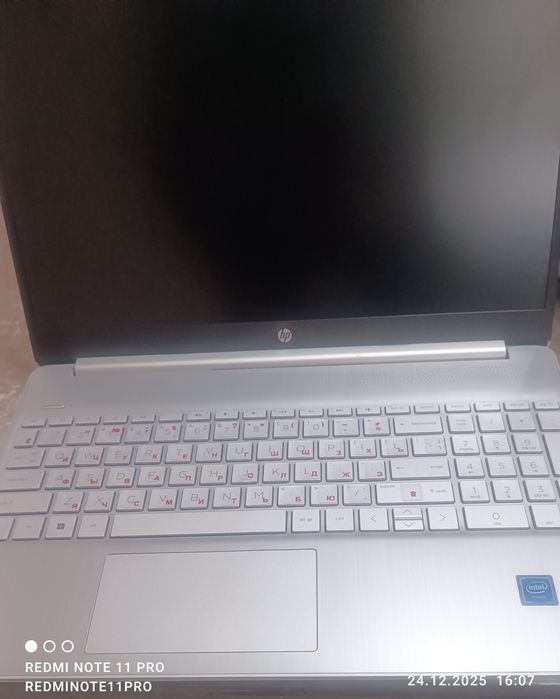 Ноутбук HP Laptop сотилади, 2024 йил, бир ой хам ишлатилмаган