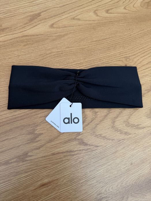 ALO Yoga лента за коса