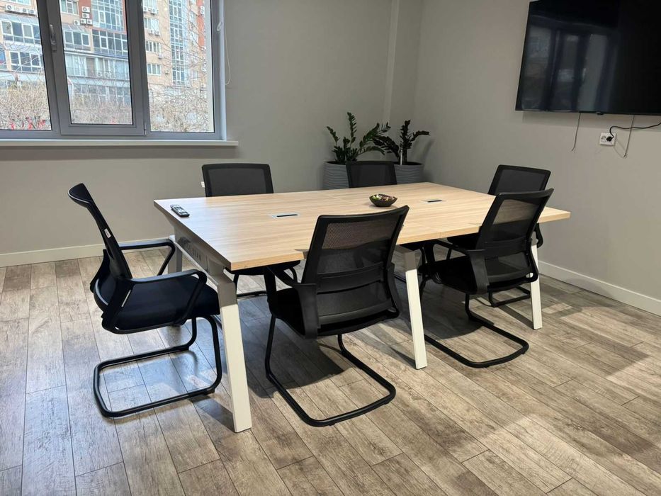 Стол для конференц зала и стулья