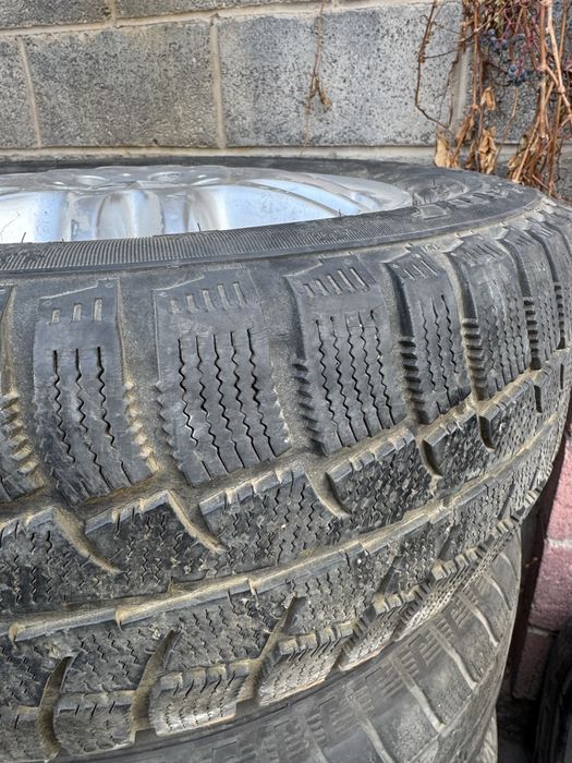 Резина с диском на Мерседес