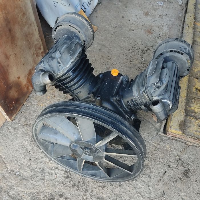 Продаю компрессор.