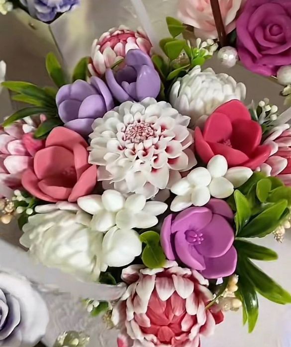 Aranjamente flori din săpun natural