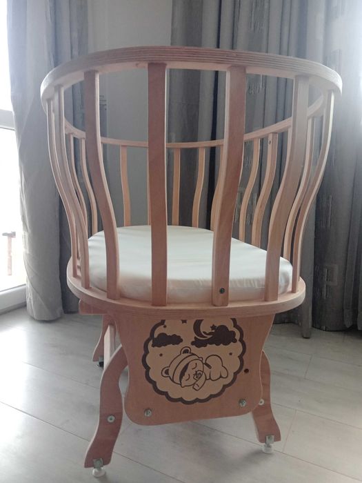 Люлеещо се легло за бебе