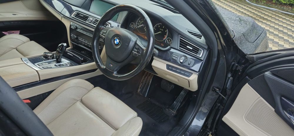 Bmw 730. M-Paket diesel 2010 4 butoane