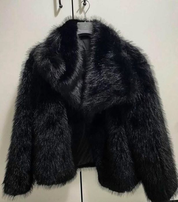 Черно палто косъм