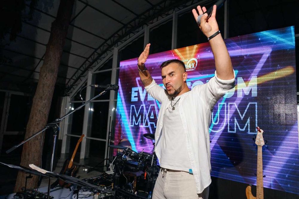 Ведущий, тамада, шоумен