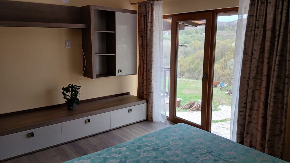 Cabana Ene Rm.Vâlcea str. Poienari nr 13 a