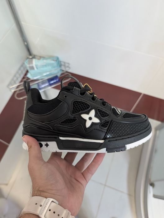 Louis Vuitton skates negre cu alb