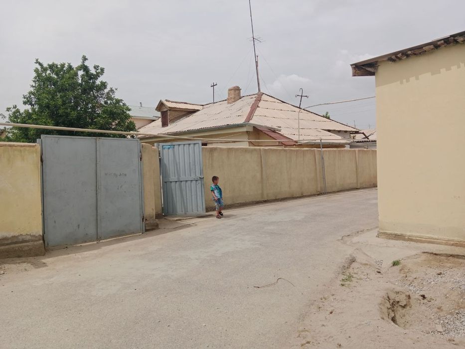 Ховли уй сотилади 4/5 сотук 5 хона