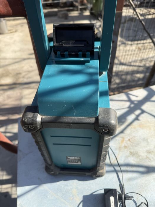 Radio Makita, este perfect functional.