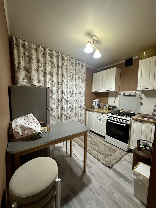 Продаю квартиру в Пришахтинске