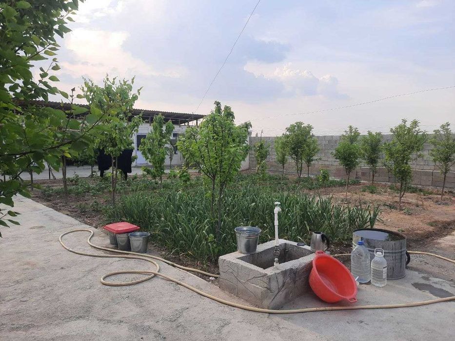 Hovli uy sotiladi. | Продается дом.