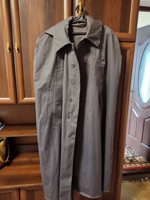 Плащ военный, водонепроницаемый.