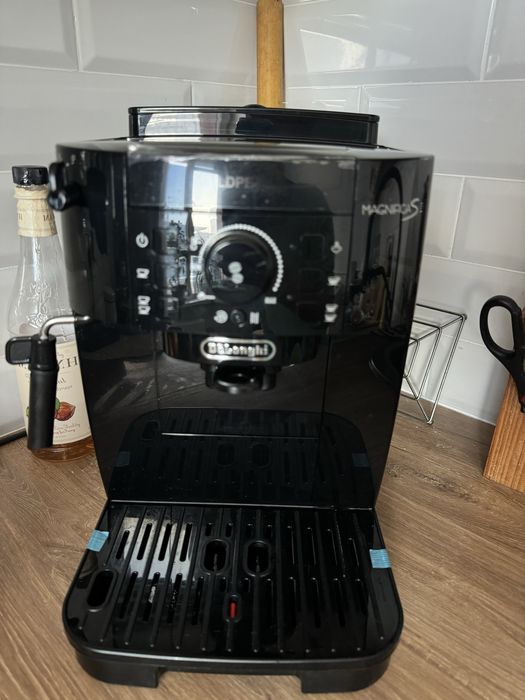 Продам кофемашину Delongi