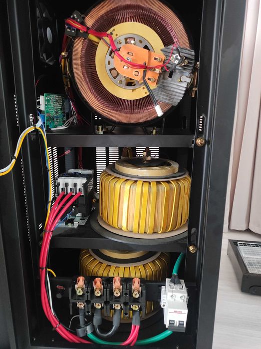 Стабилизатор напряжения