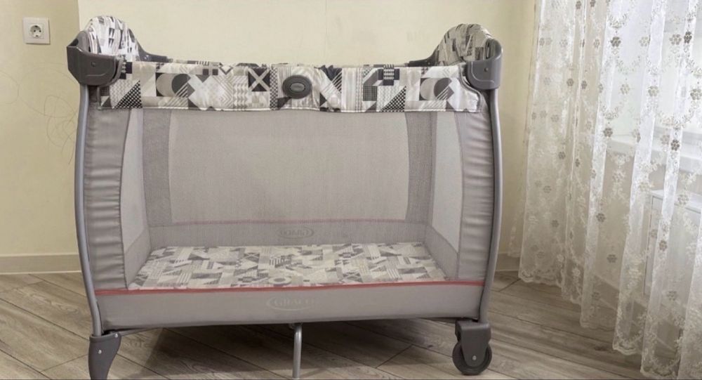 Десткий манеж Graco