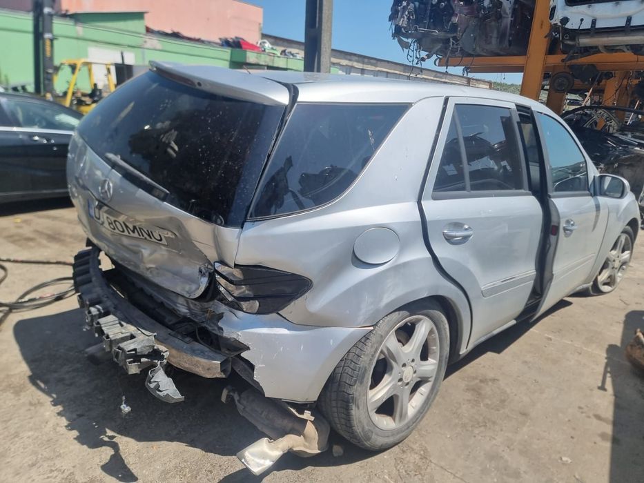 Centura de siguranta stanga spate Mercedes-Benz ML W164 [2005 - 2008]