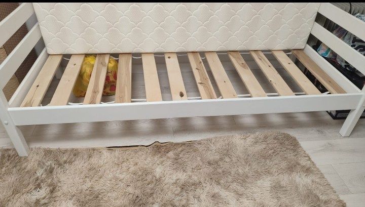 Кровать детская с матрасом