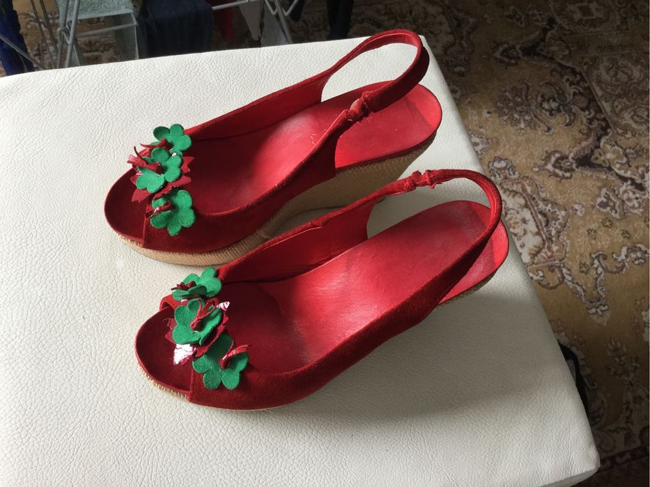 Sandale rosii din piele