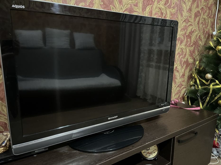 Продам на запчасти телевизор