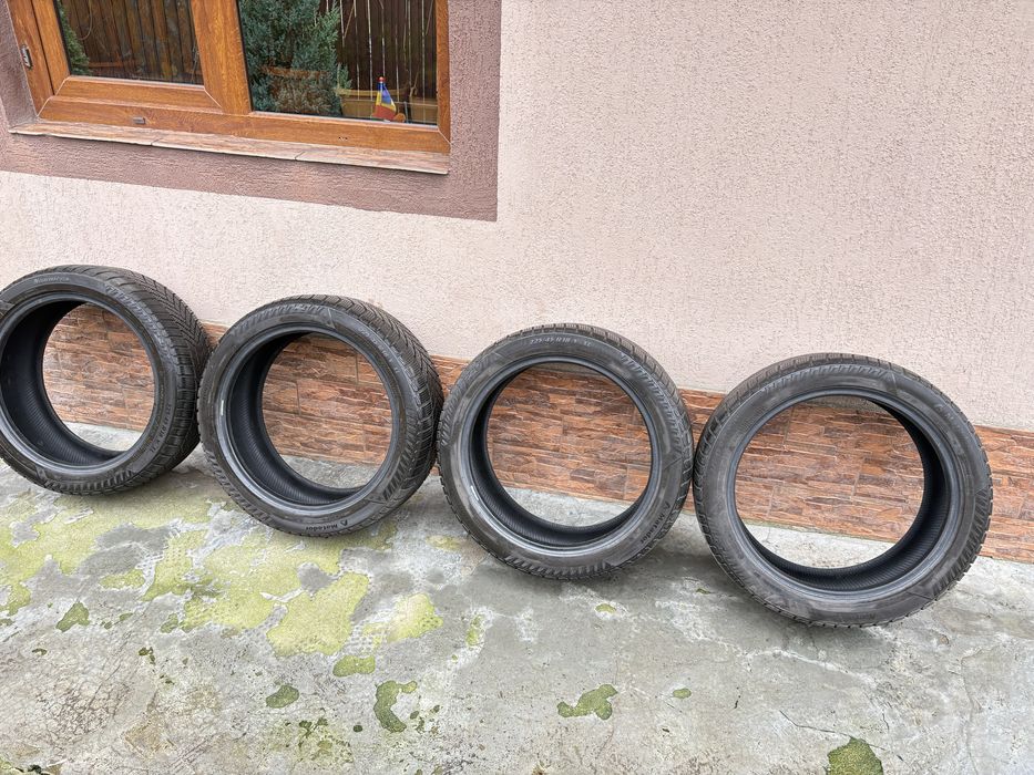 Cauciucuri iarna R18