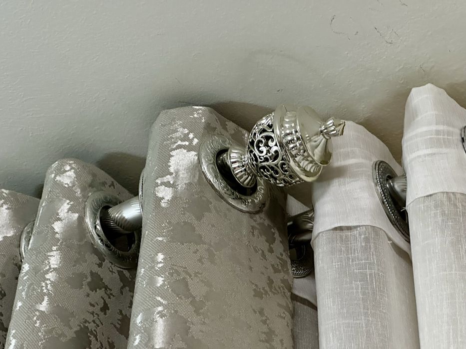 Продается зановески готовые