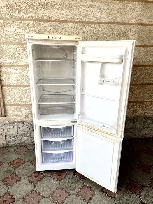Продам холодильник Самсунг рабочая 100%