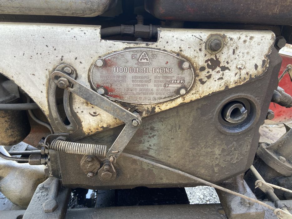 Dustlik Traktor