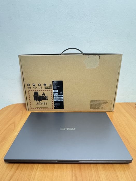 ASUS M509B — 8 GB RAM / 1 TB HDD