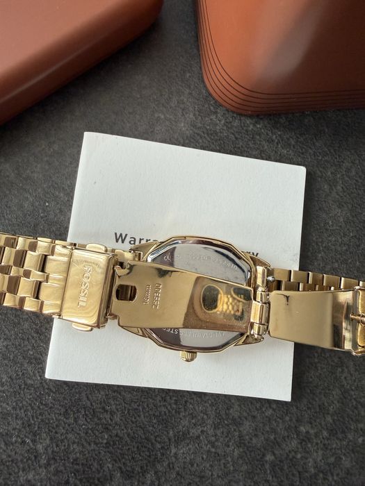 Fossil  часовник в златист цвят